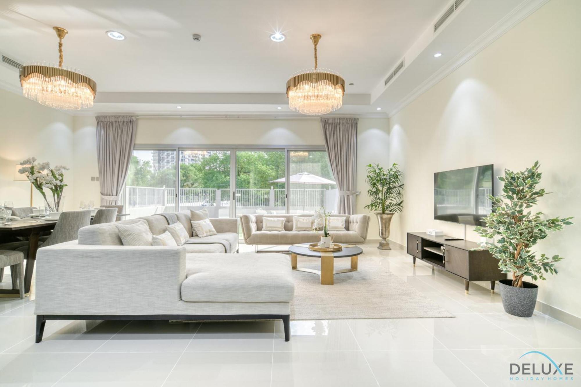 Apartment Charming 3br Townhouse With Assistant's At District 12 Jvc By Deluxe