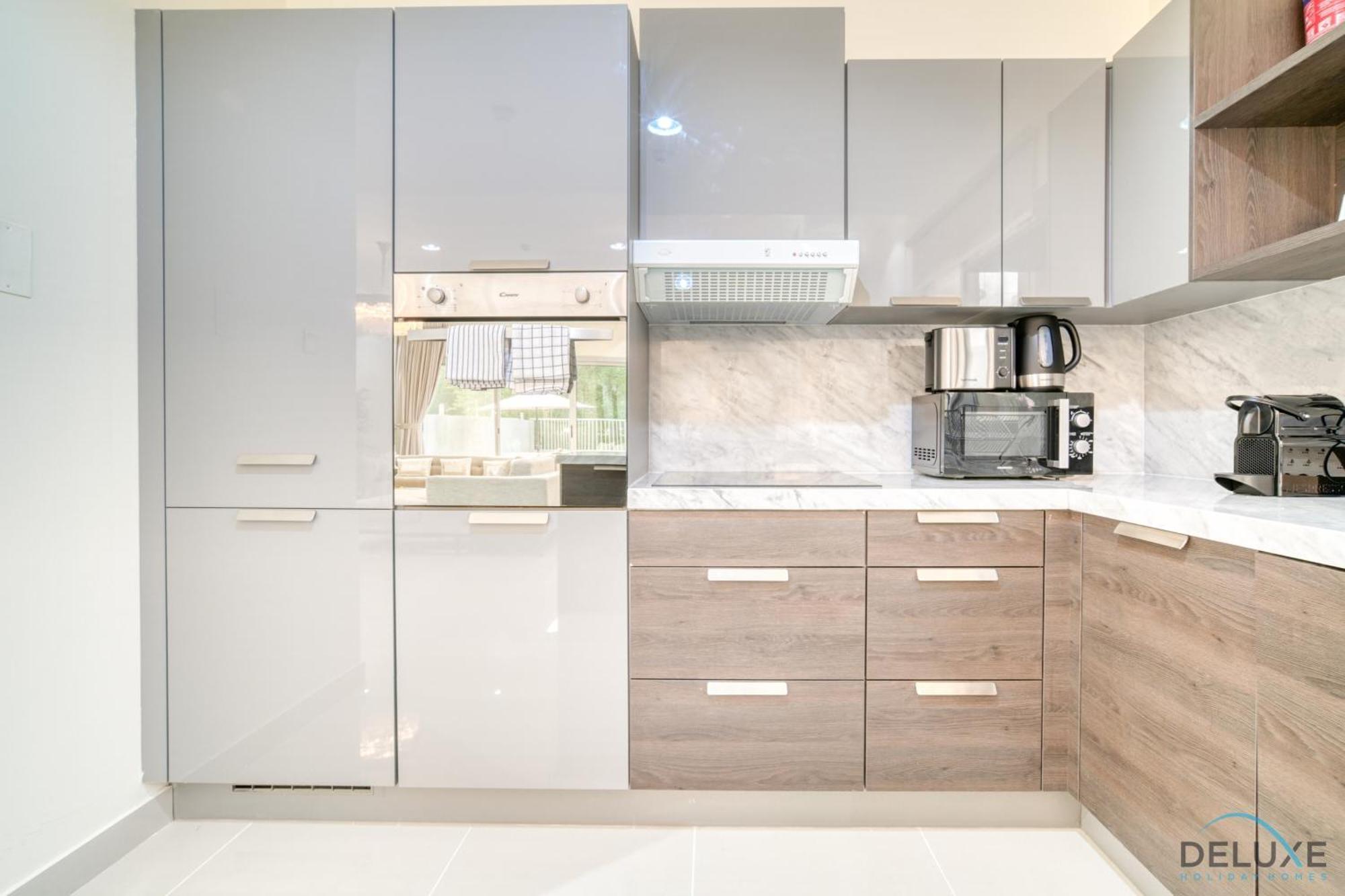Apartment Charming 3br Townhouse With Assistant's At District 12 Jvc By Deluxe *