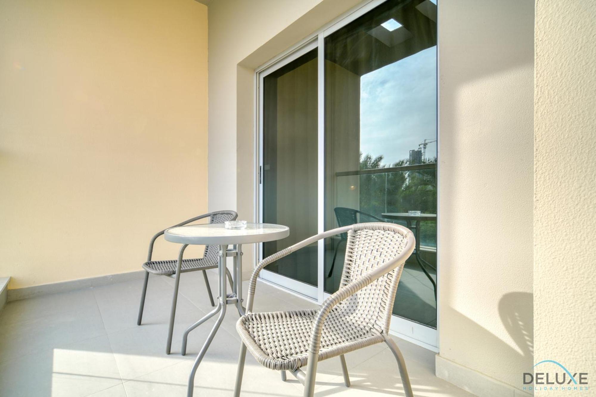 Charming 3br Townhouse With Assistant's At District 12 Jvc By Deluxe Apartment
