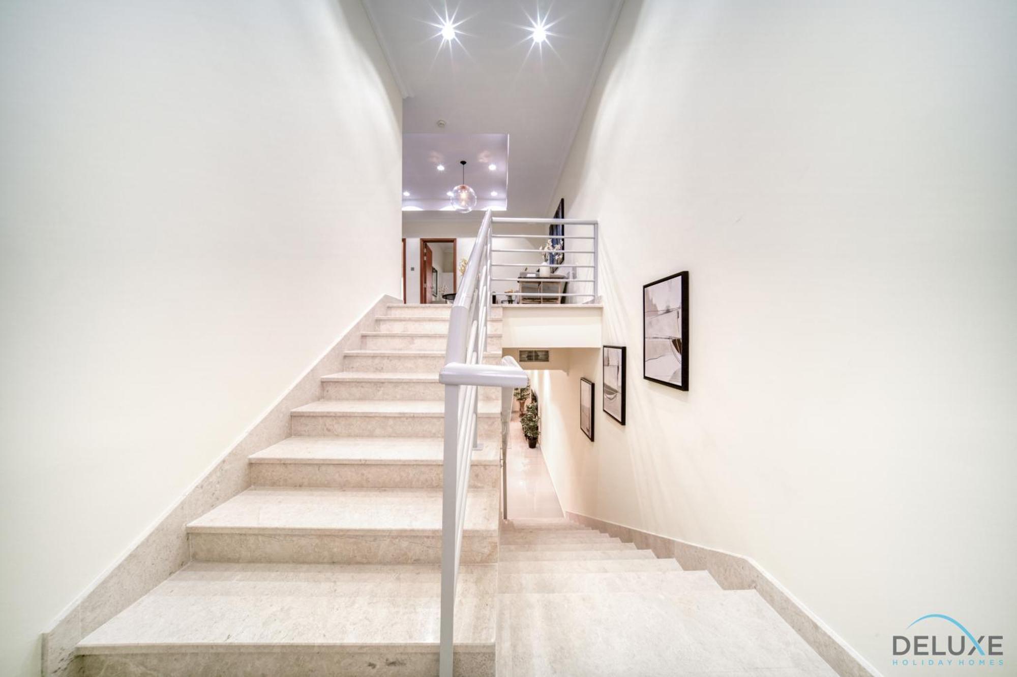 Charming 3br Townhouse With Assistant's At District 12 Jvc By Deluxe Apartment *
