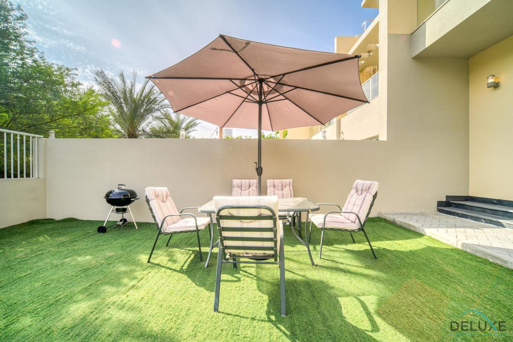 Charming 3br Townhouse With Assistant's At District 12 Jvc By Deluxe