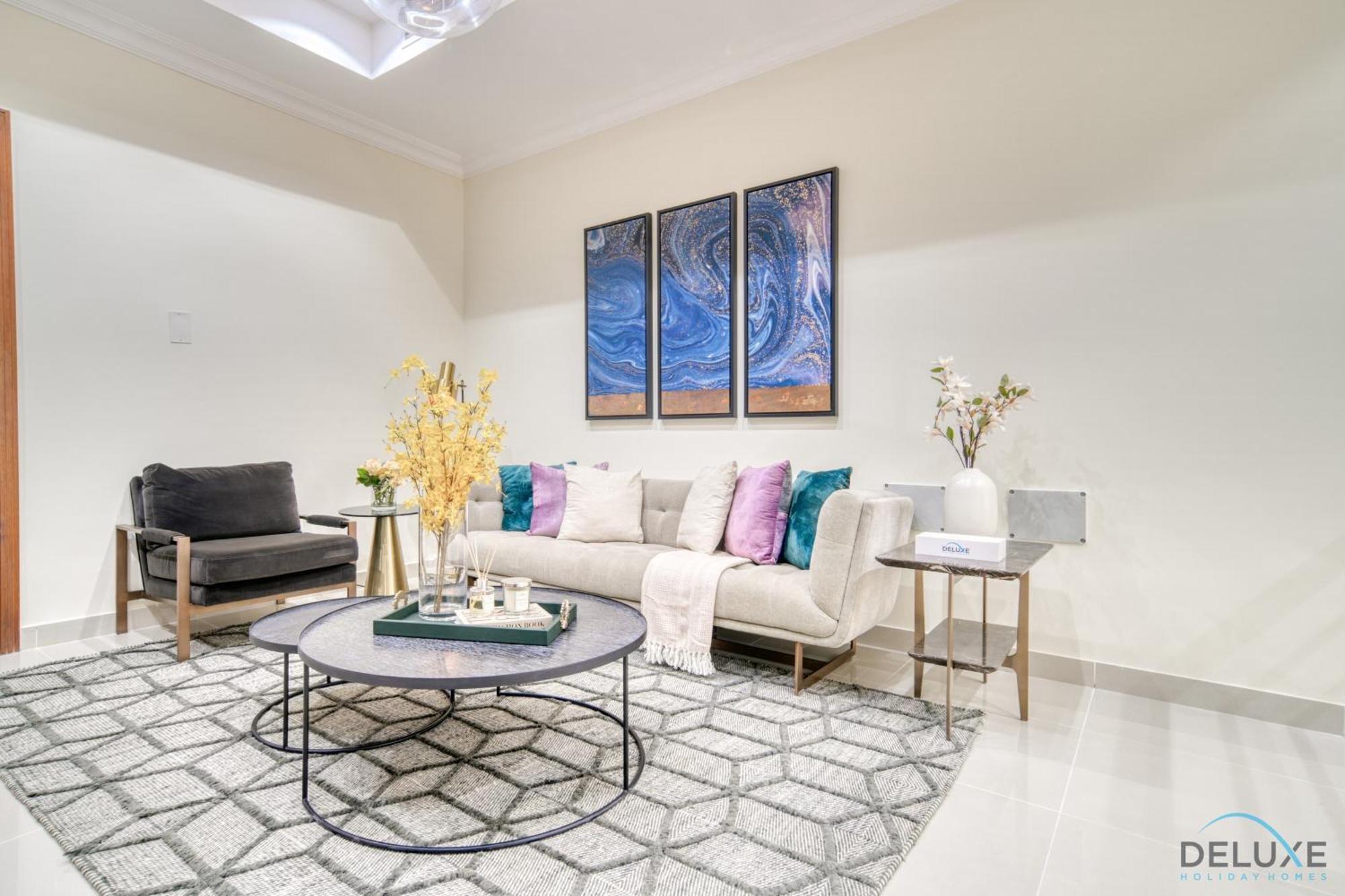 Charming 3br Townhouse With Assistant's At District 12 Jvc By Deluxe Apartment *