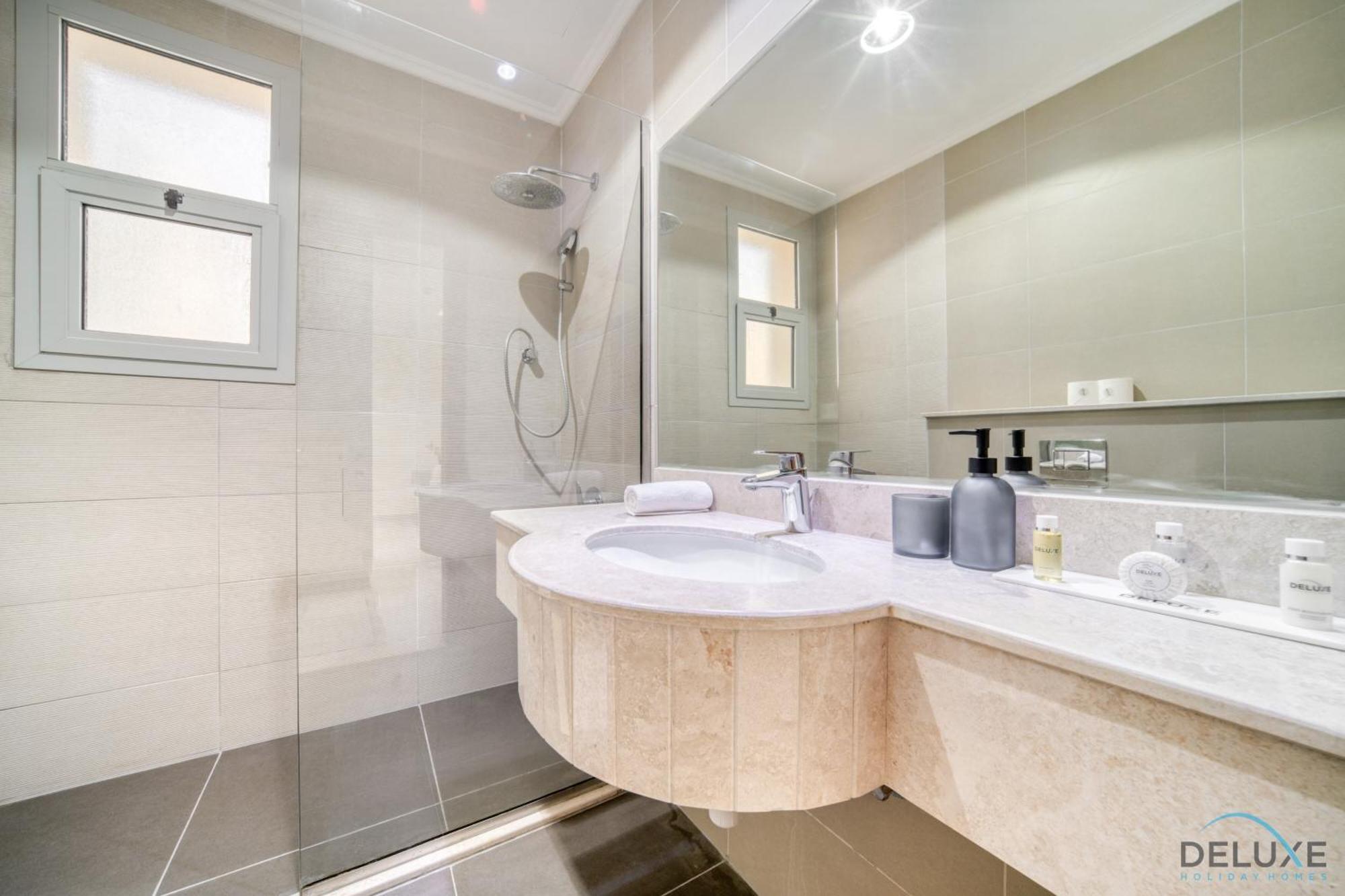 Apartment Charming 3br Townhouse With Assistant's At District 12 Jvc By Deluxe