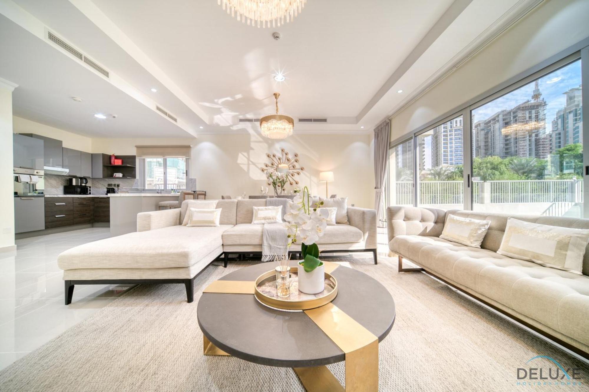 Charming 3br Townhouse With Assistant's At District 12 Jvc By Deluxe * Dubai